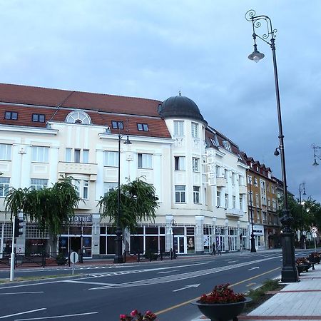 Hotel Central Нагиканиша Екстериор снимка