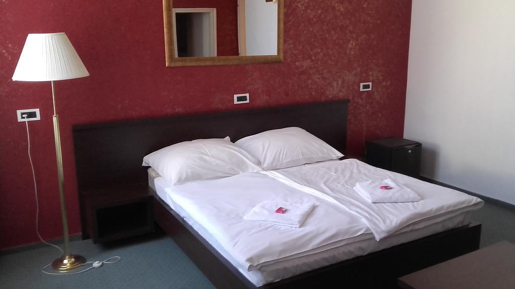 Hotel Central Нагиканиша Екстериор снимка
