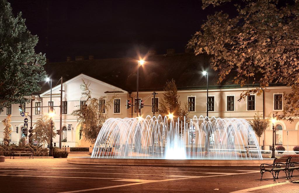 Hotel Central Нагиканиша Екстериор снимка