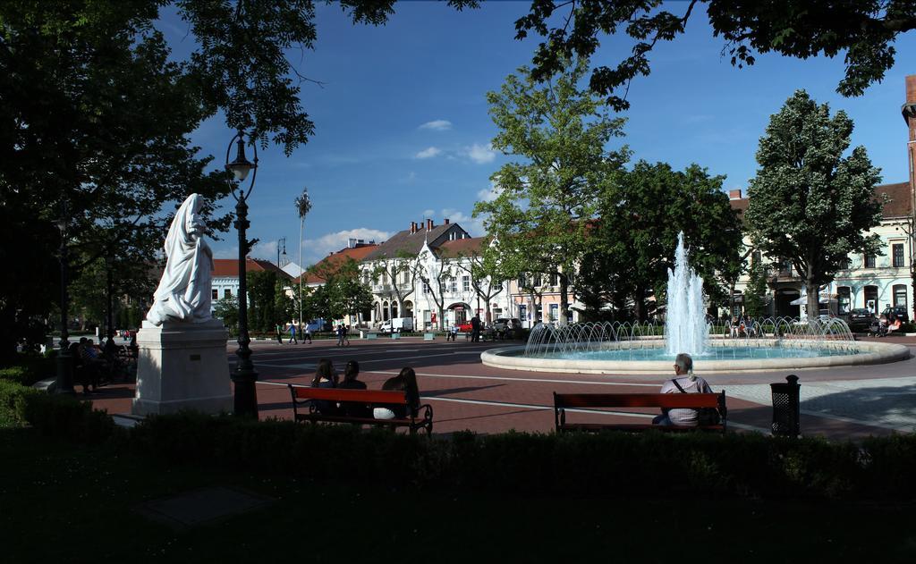 Hotel Central Нагиканиша Екстериор снимка