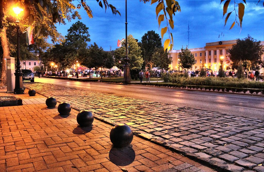 Hotel Central Нагиканиша Екстериор снимка