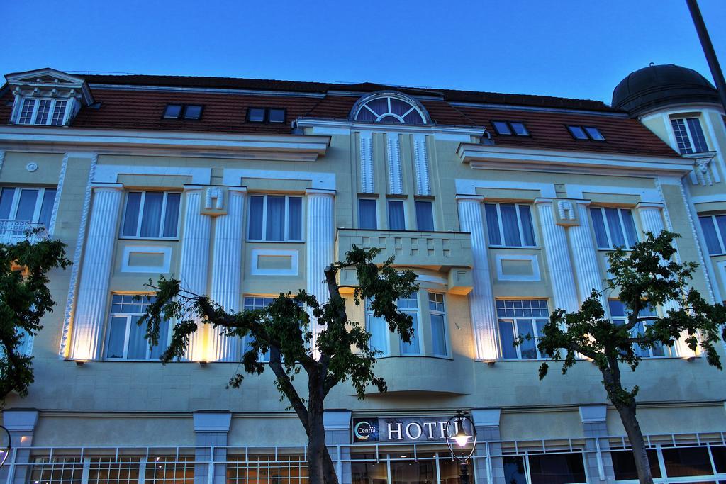 Hotel Central Нагиканиша Екстериор снимка