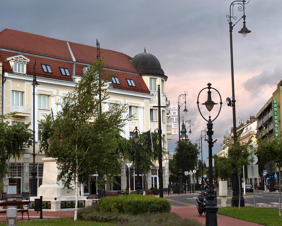 Hotel Central Нагиканиша Екстериор снимка