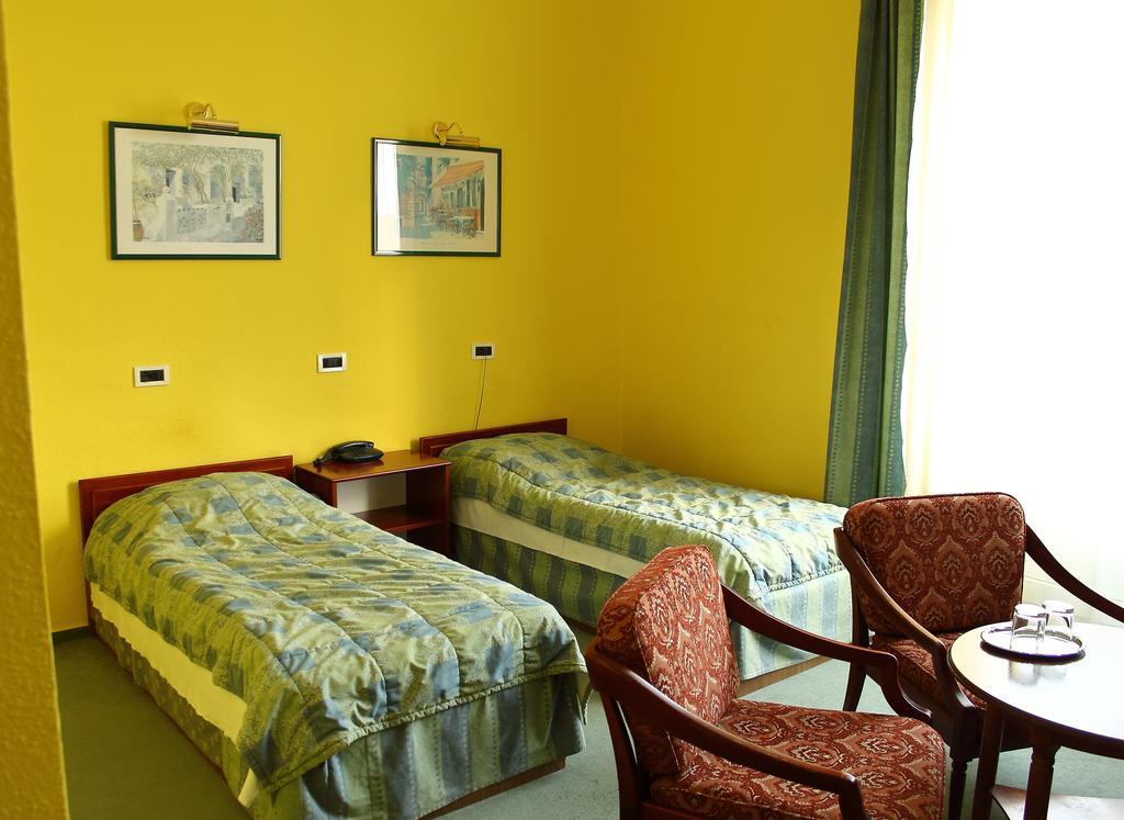Hotel Central Нагиканиша Екстериор снимка