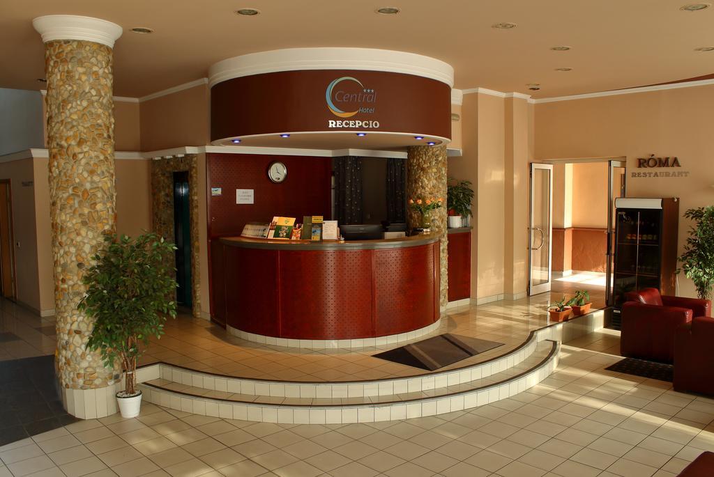 Hotel Central Нагиканиша Екстериор снимка