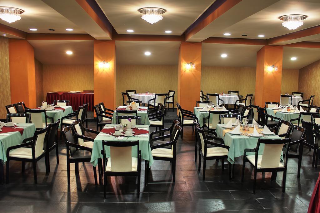 Hotel Central Нагиканиша Екстериор снимка
