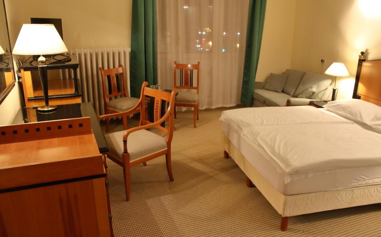 Hotel Central Нагиканиша Екстериор снимка